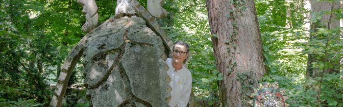 Naturfrau im Bruno Weber Park